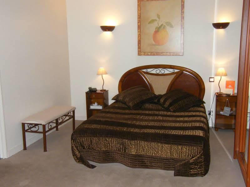 Auberge Du Cheval Blanc - Teritoria Selles-Saint-Denis Экстерьер фото